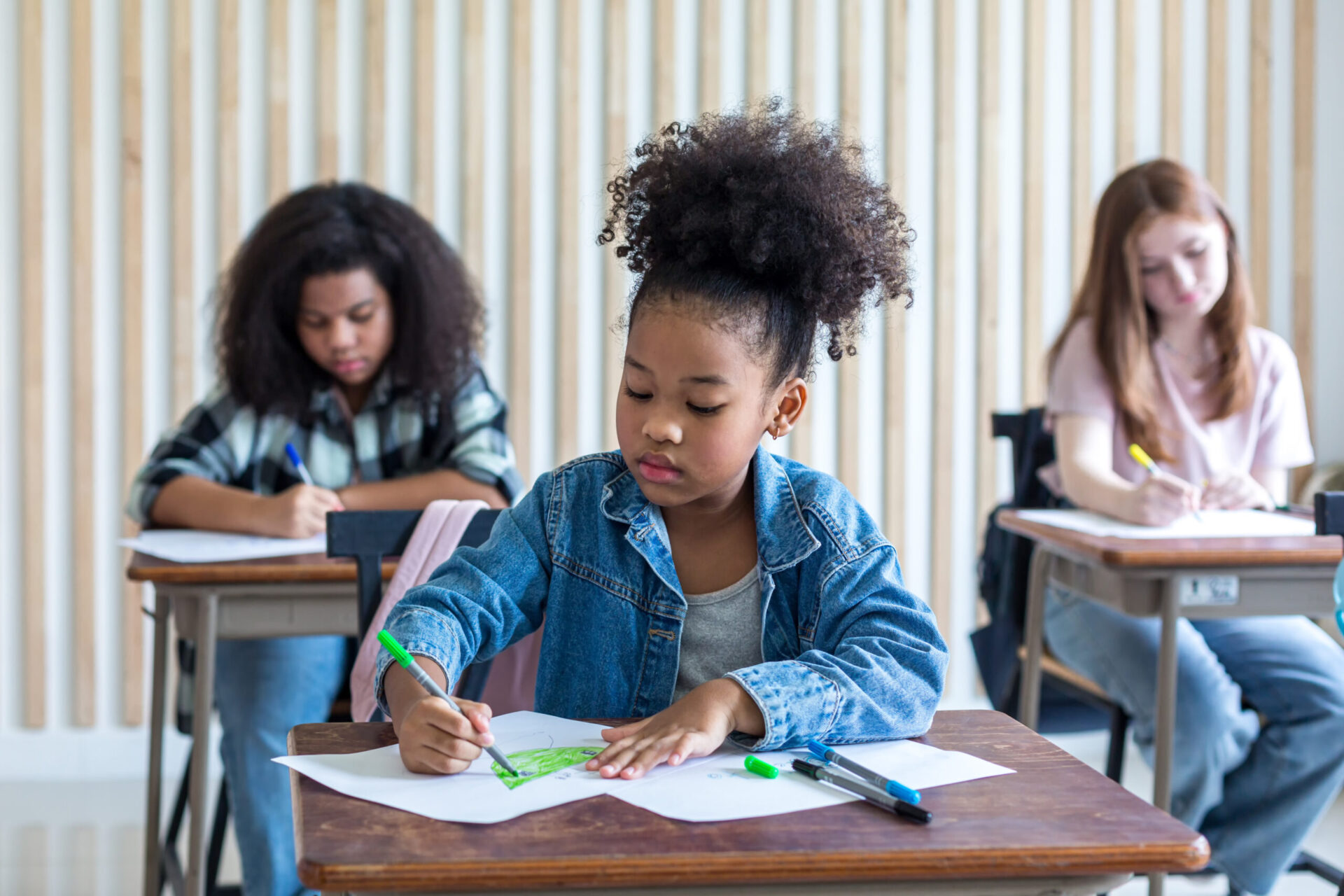 Girl Is Doing Homework In The Classroom 2023 11 27 05 05 31 Utc